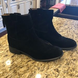 Black Nine West booties
